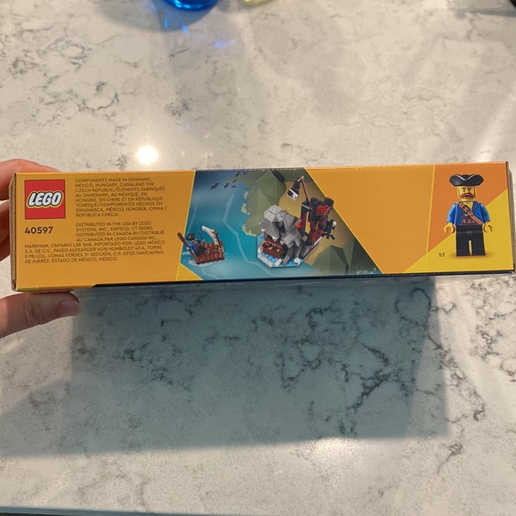 Brand New Lego Scary Pirate Island Set - Picture 3 of 3